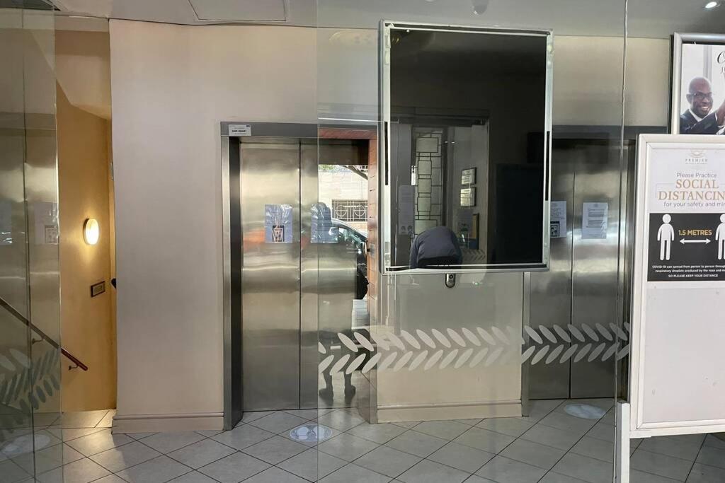 Cool & Easy Flat In The Heart Of Marshalltown Johannesburg Dış mekan fotoğraf