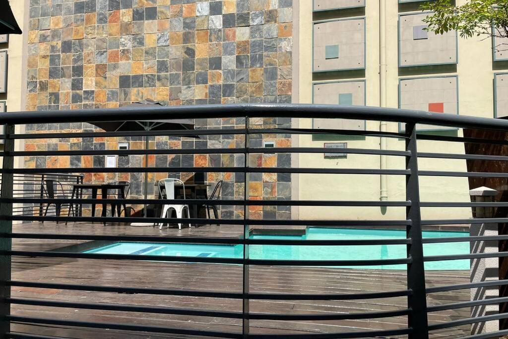 Cool & Easy Flat In The Heart Of Marshalltown Johannesburg Dış mekan fotoğraf